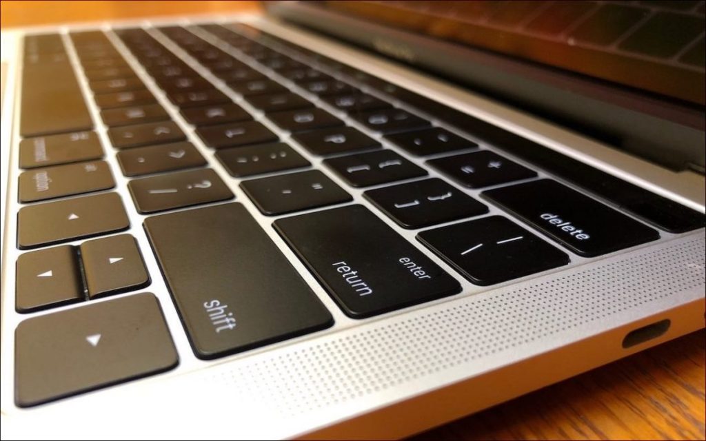 If you have a MacBook, MacBook Air from 2018, or MacBook Pro from 2016 on, here’s what you need to know about the trouble-prone butterfly keyboards, including how to get Apple to repair a broken one for free | AustinMacWorks.com