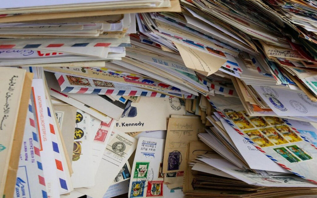 Would you be distraught if you lost your email? Do you need to reduce server usage to stay under a mail quota? Or perhaps you need a copy of a previous employee’s communications. The answer is email archiving. | AustinMacWorks.com