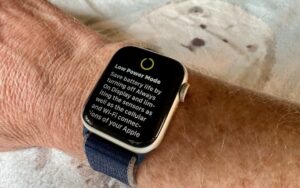With watchOS 9, a new Low Power Mode reduces the watch’s capabilities while keeping it largely functional. | AustinMacWorks.com